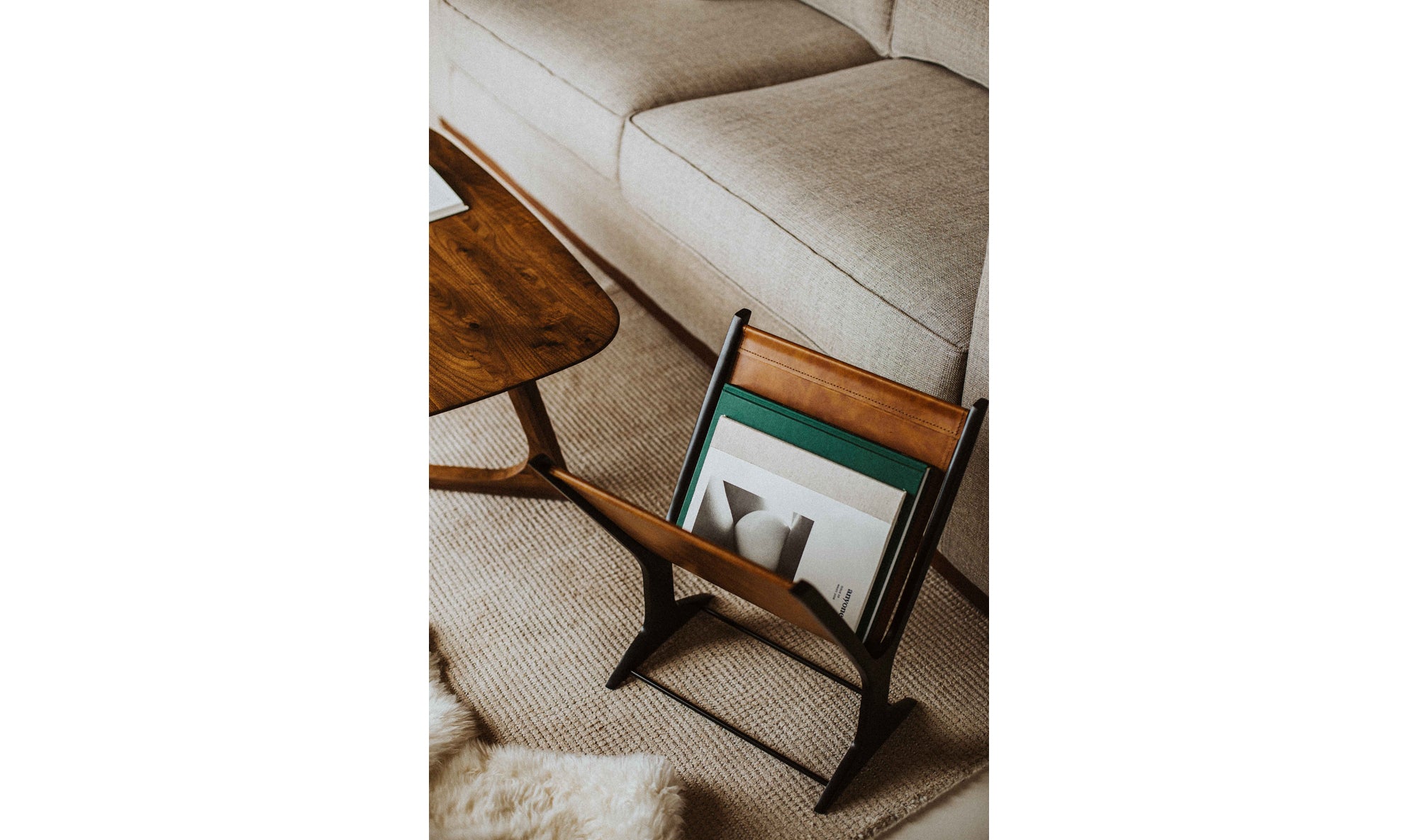 ZIFF MAGAZINE HOLDER