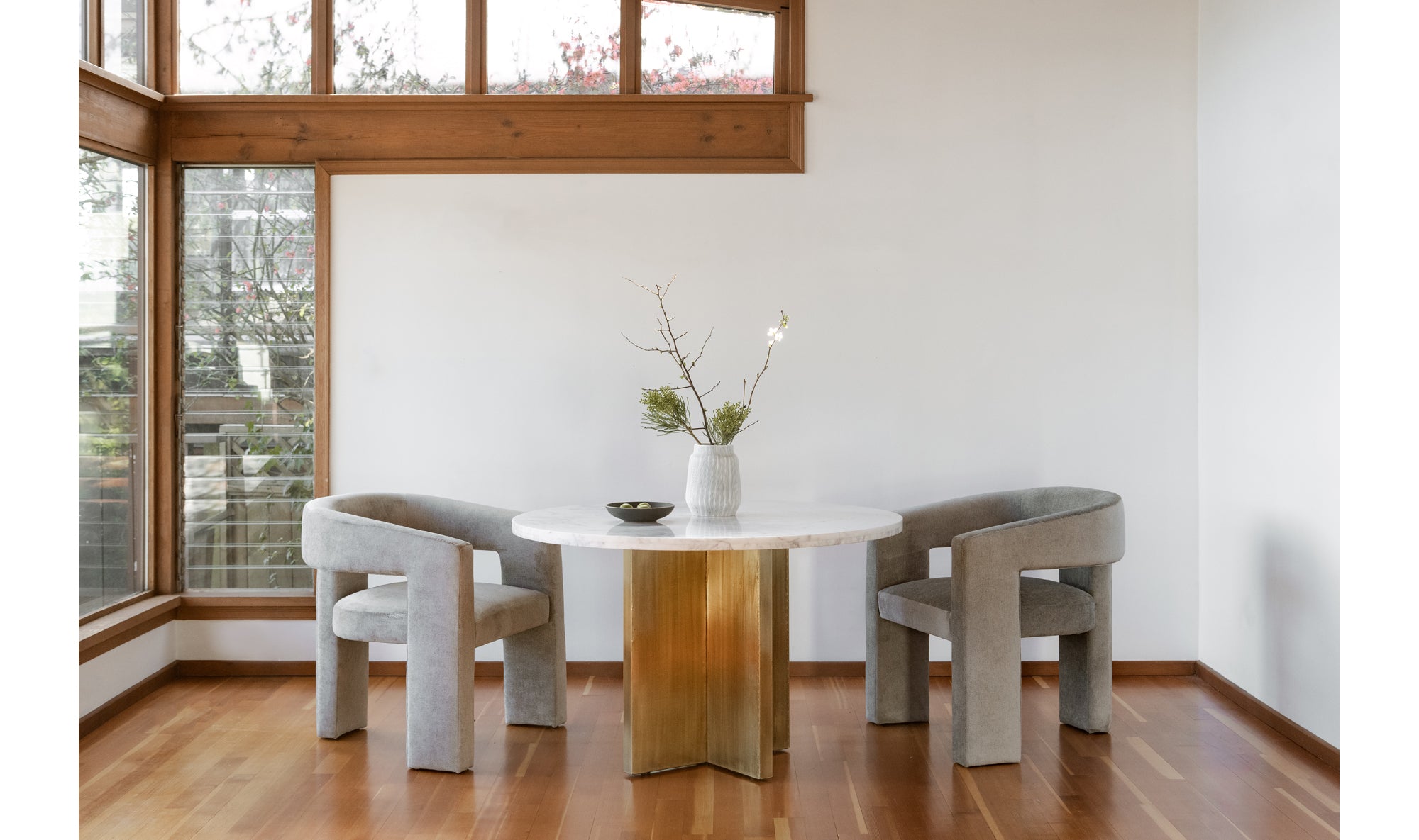 GRAZE DINING TABLE