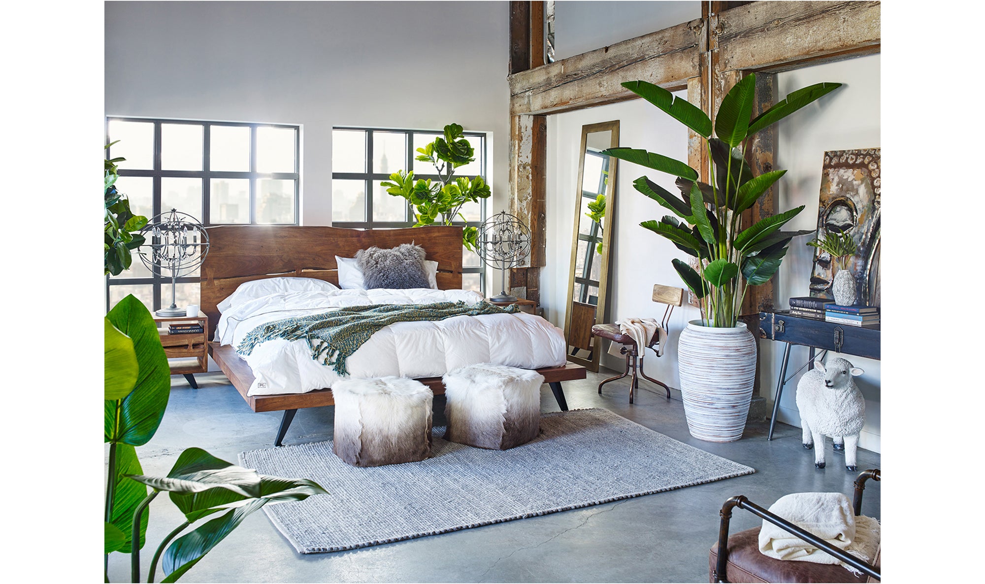 MADAGASCAR NIGHTSTAND