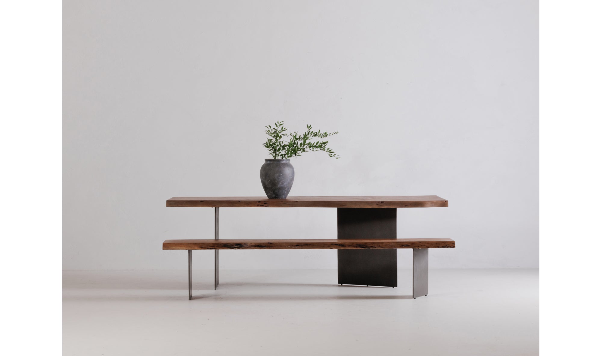 HOWELL DINING TABLE