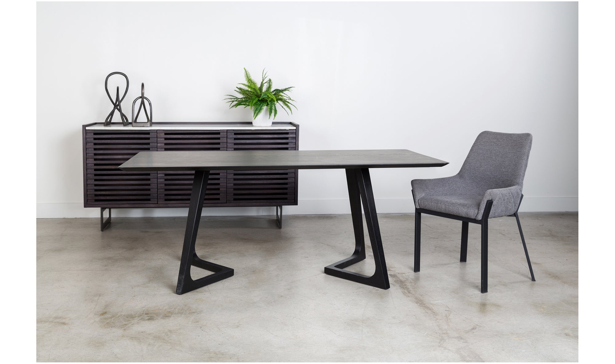 GODENZA DINING TABLE