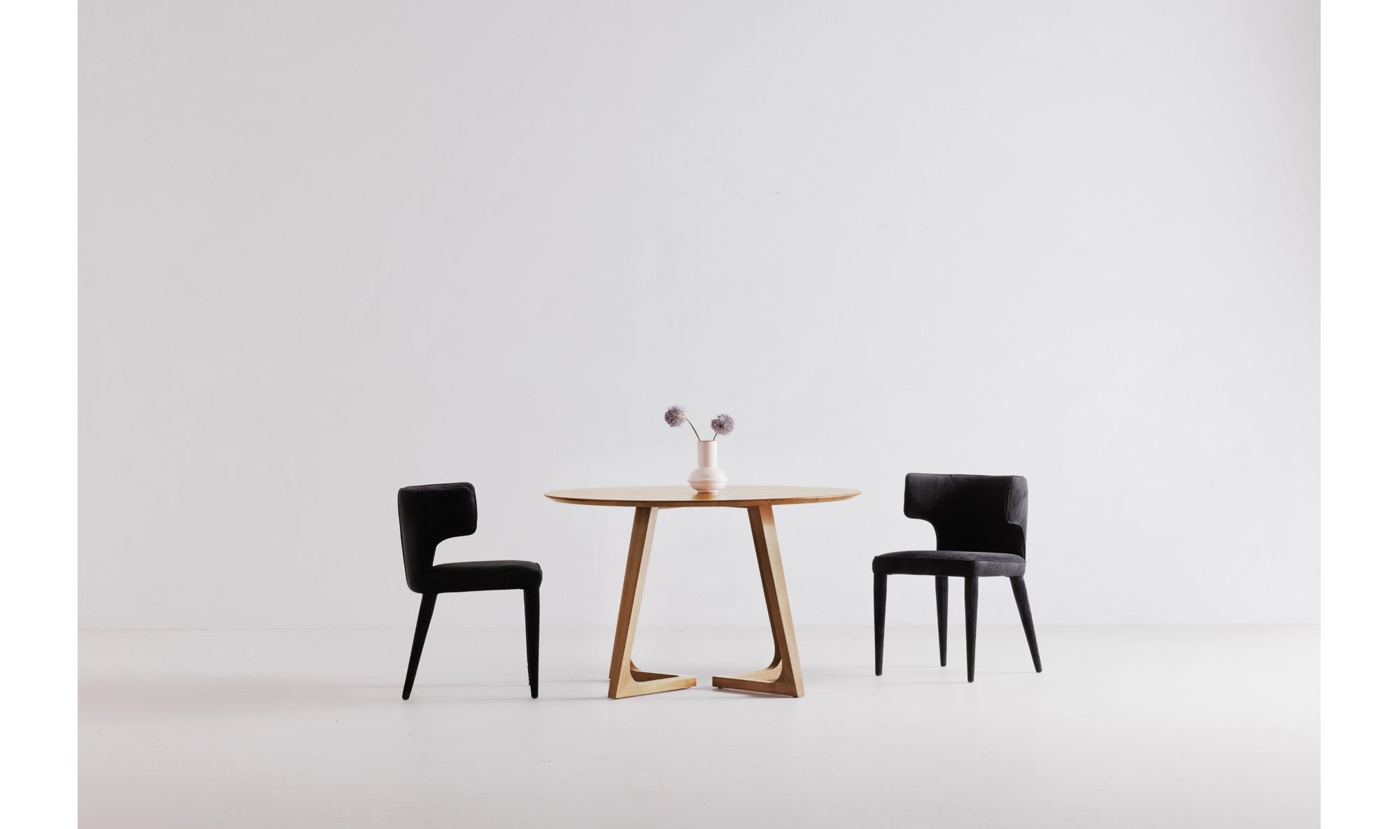 GODENZA DINING TABLE