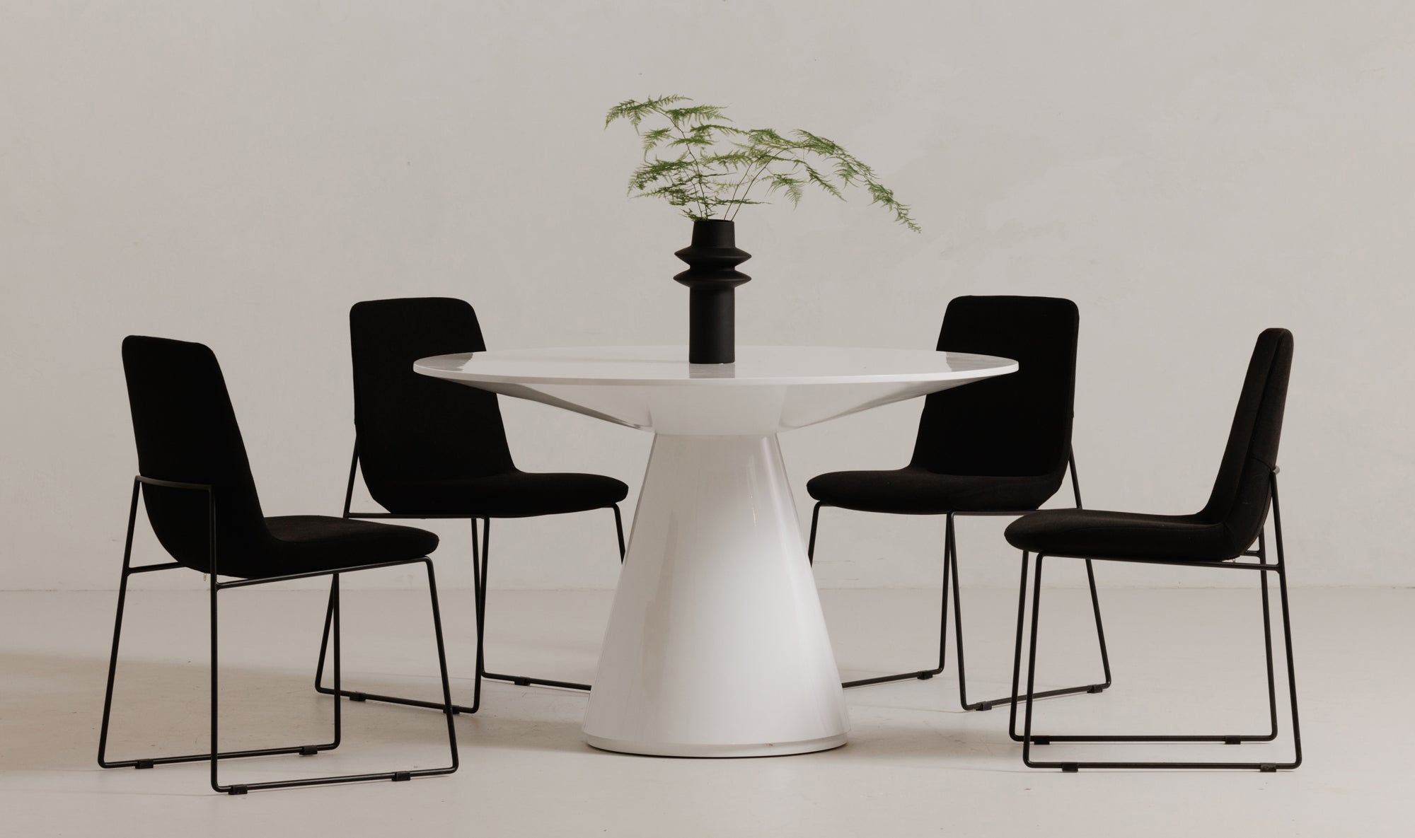 OTAGO ROUND DINING TABLE