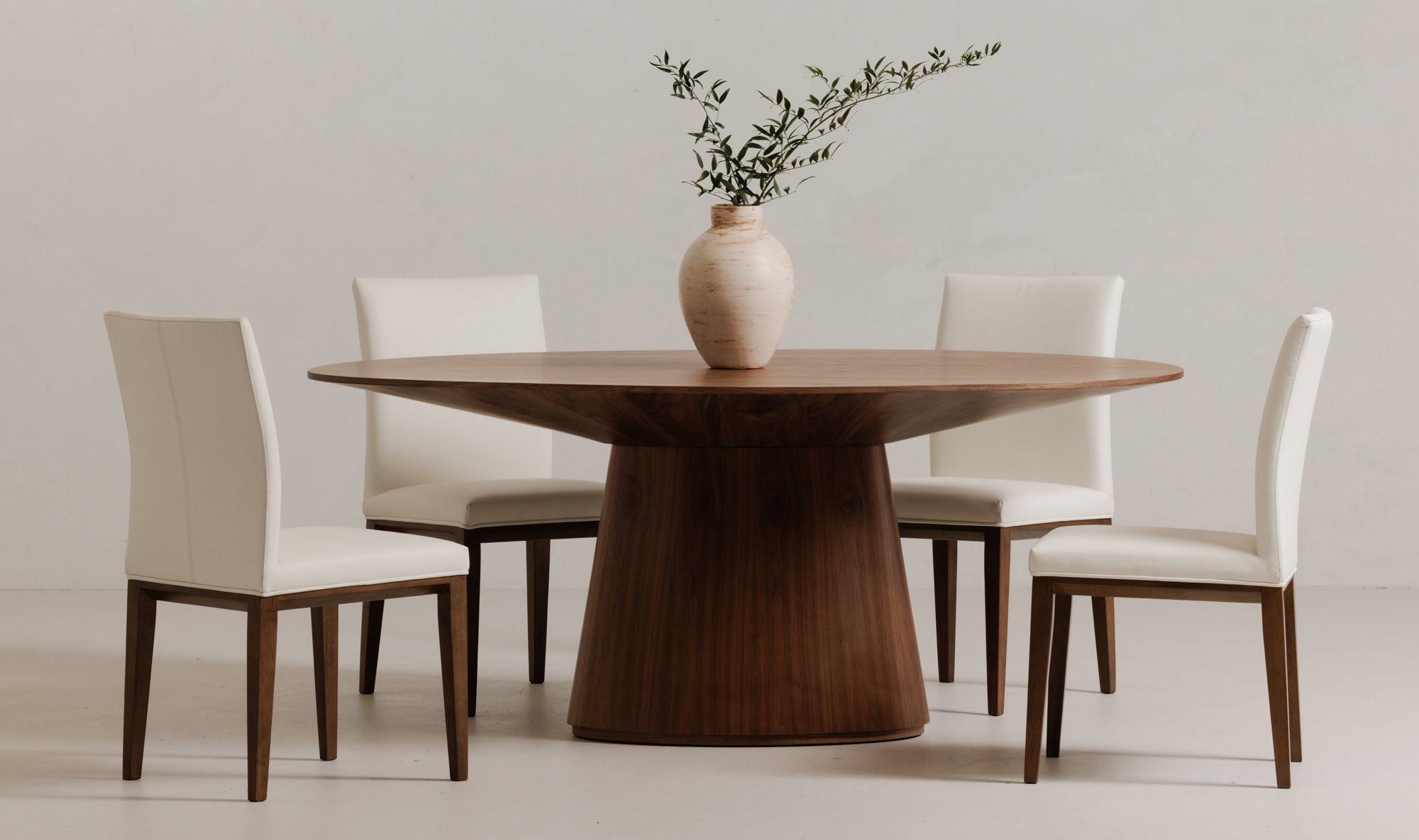 OTAGO OVAL DINING TABLE