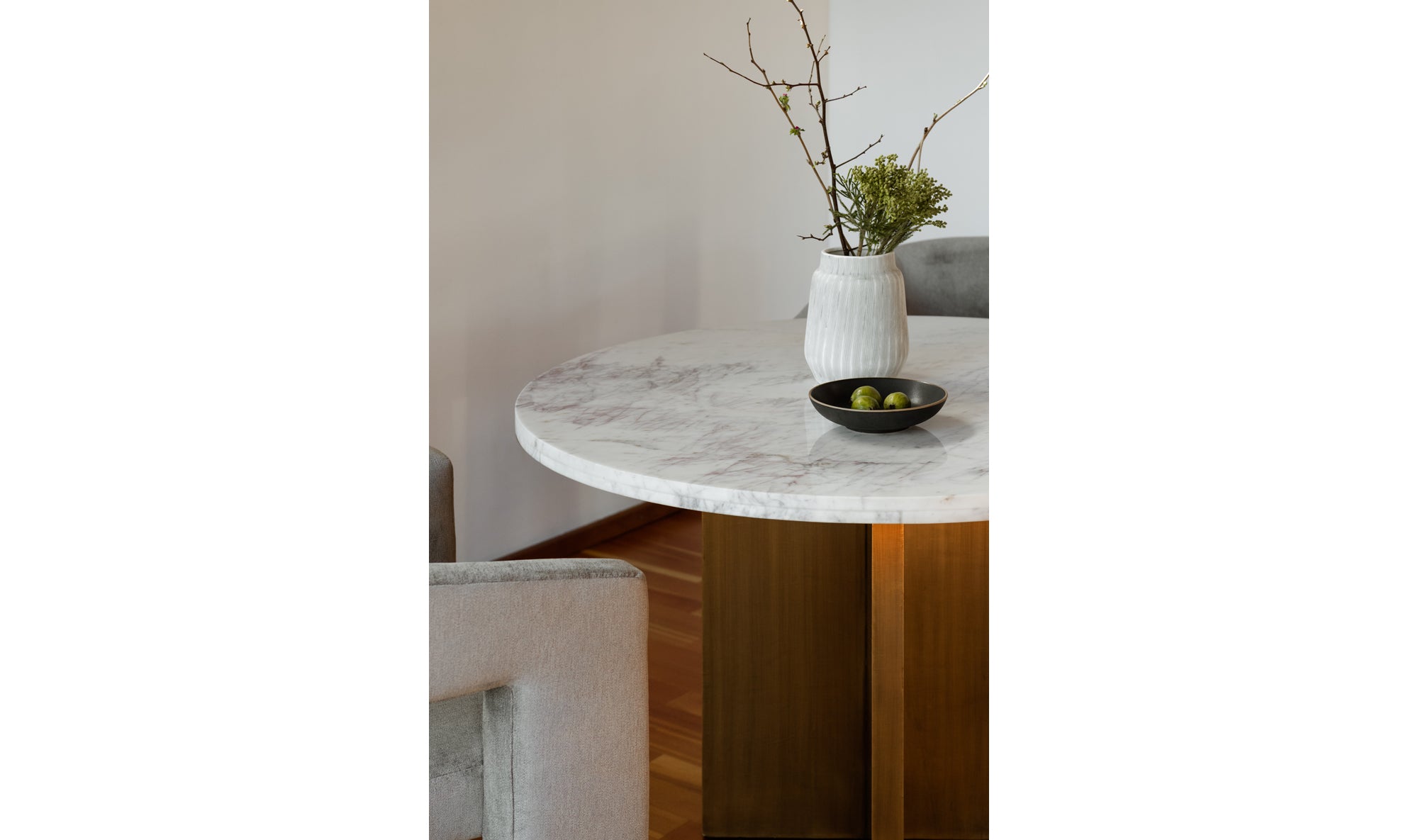 GRAZE DINING TABLE