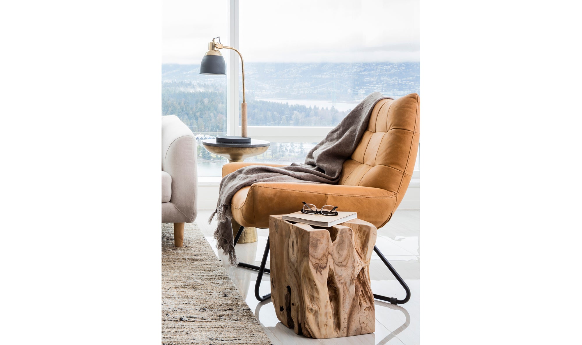 GRADUATE LOUNGE CHAIR