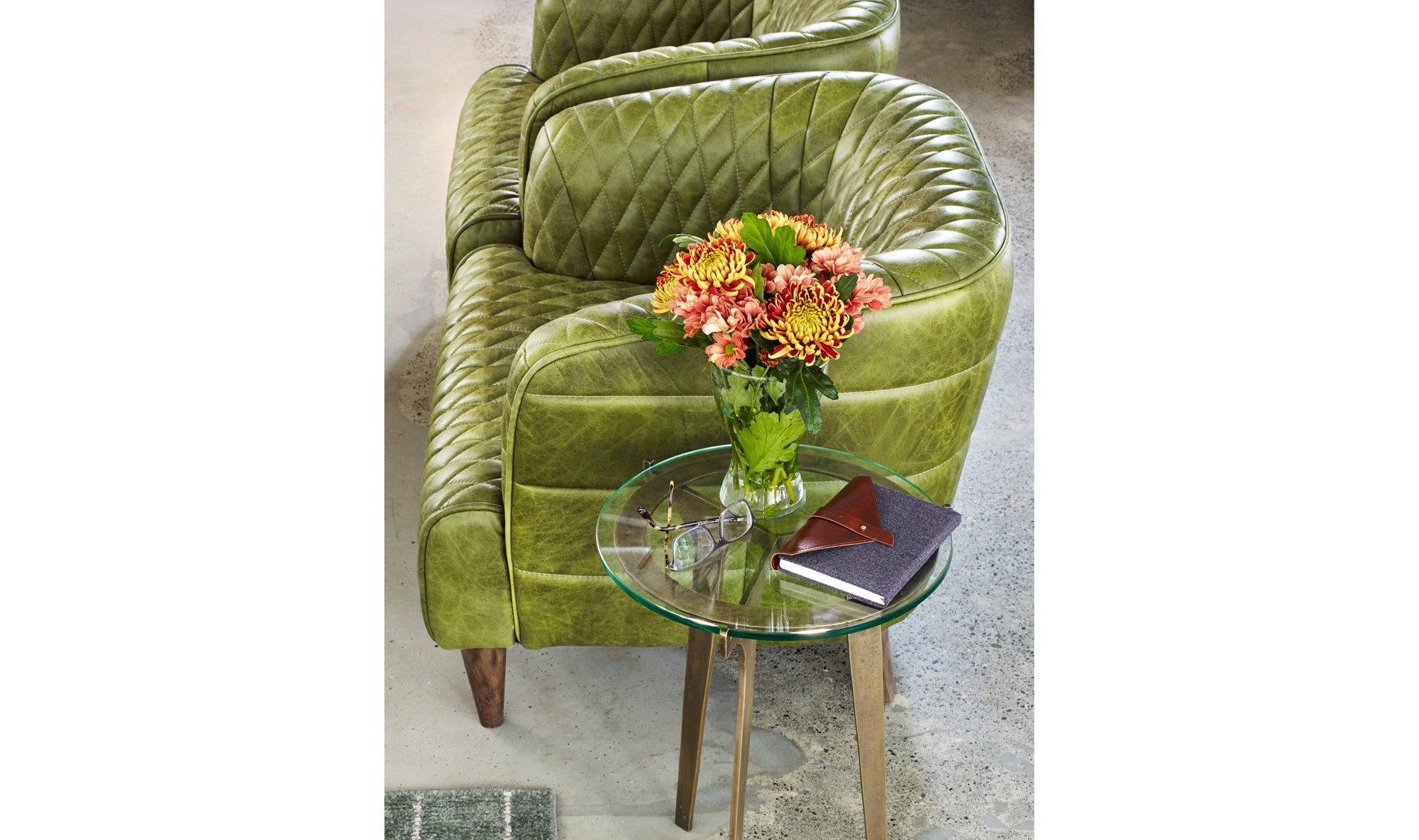 MAGDELAN TUFTED LEATHER ARMCHAIR