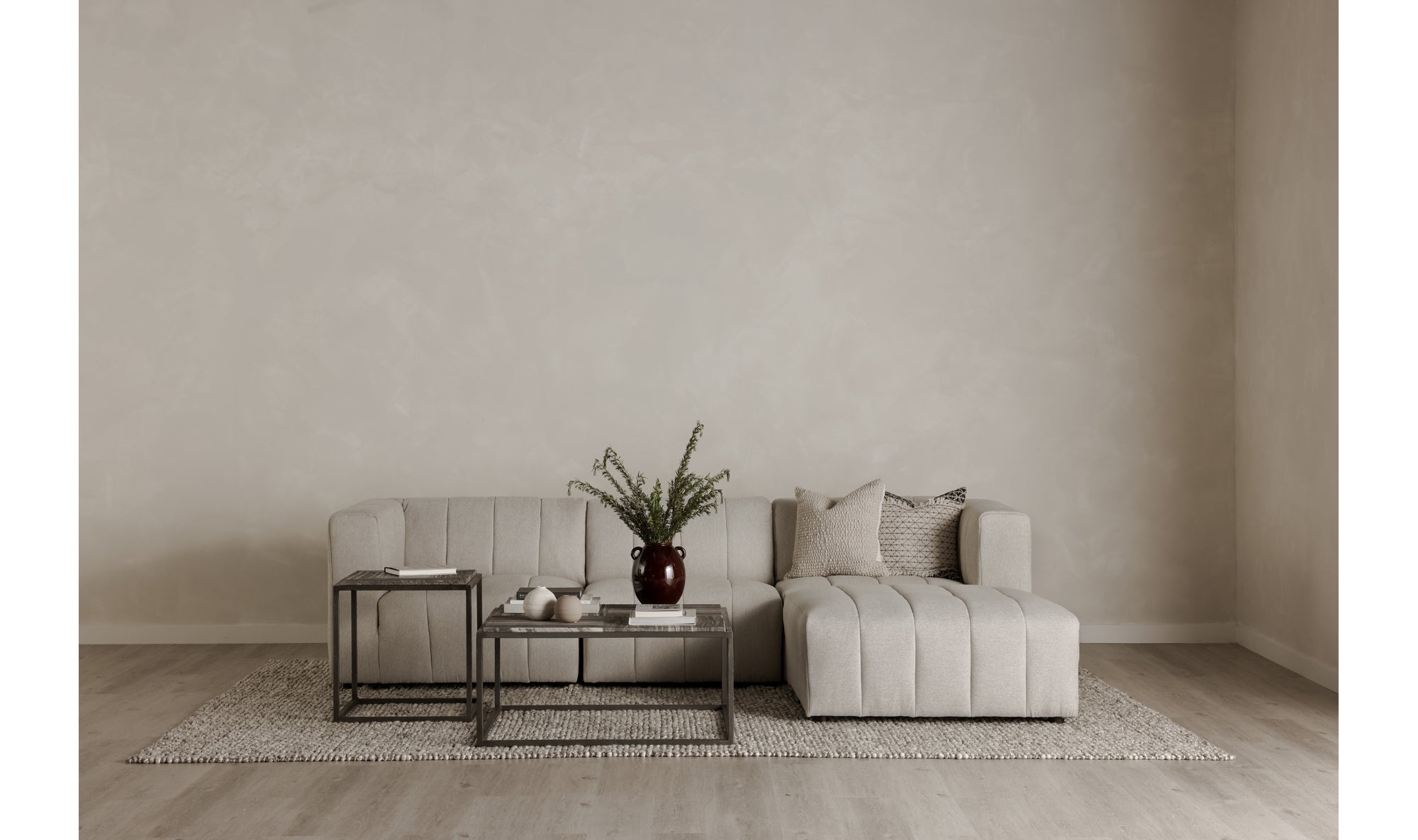 LYRIC RIGHT ARM CHAIR