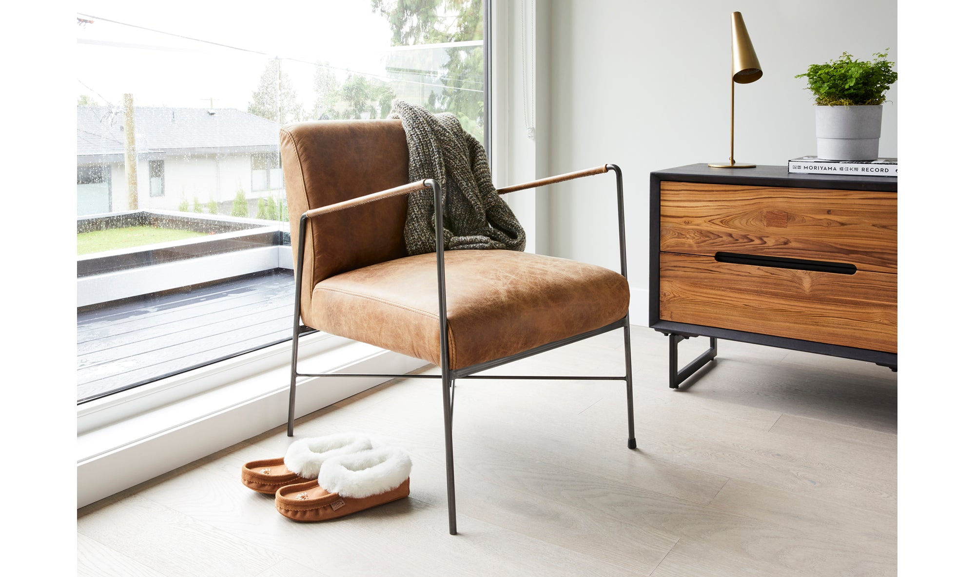 DAGWOOD LEATHER ARMCHAIR