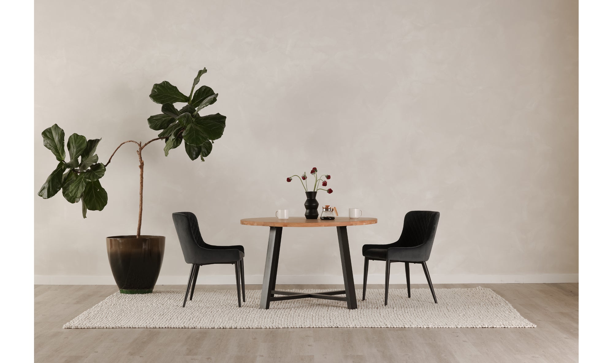 MILA ROUND DINING TABLE