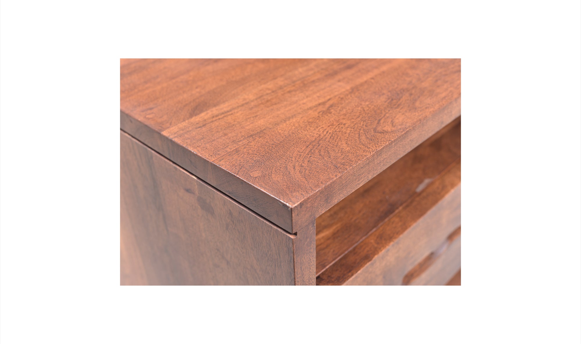 MADAGASCAR NIGHTSTAND