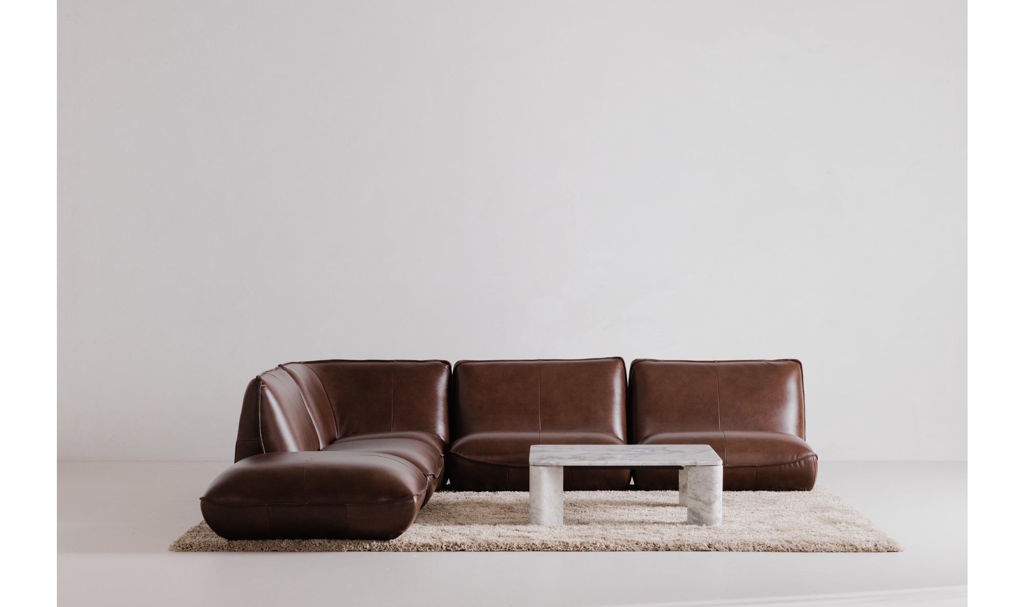 ZEPPELIN LEATHER CORNER CHAIR