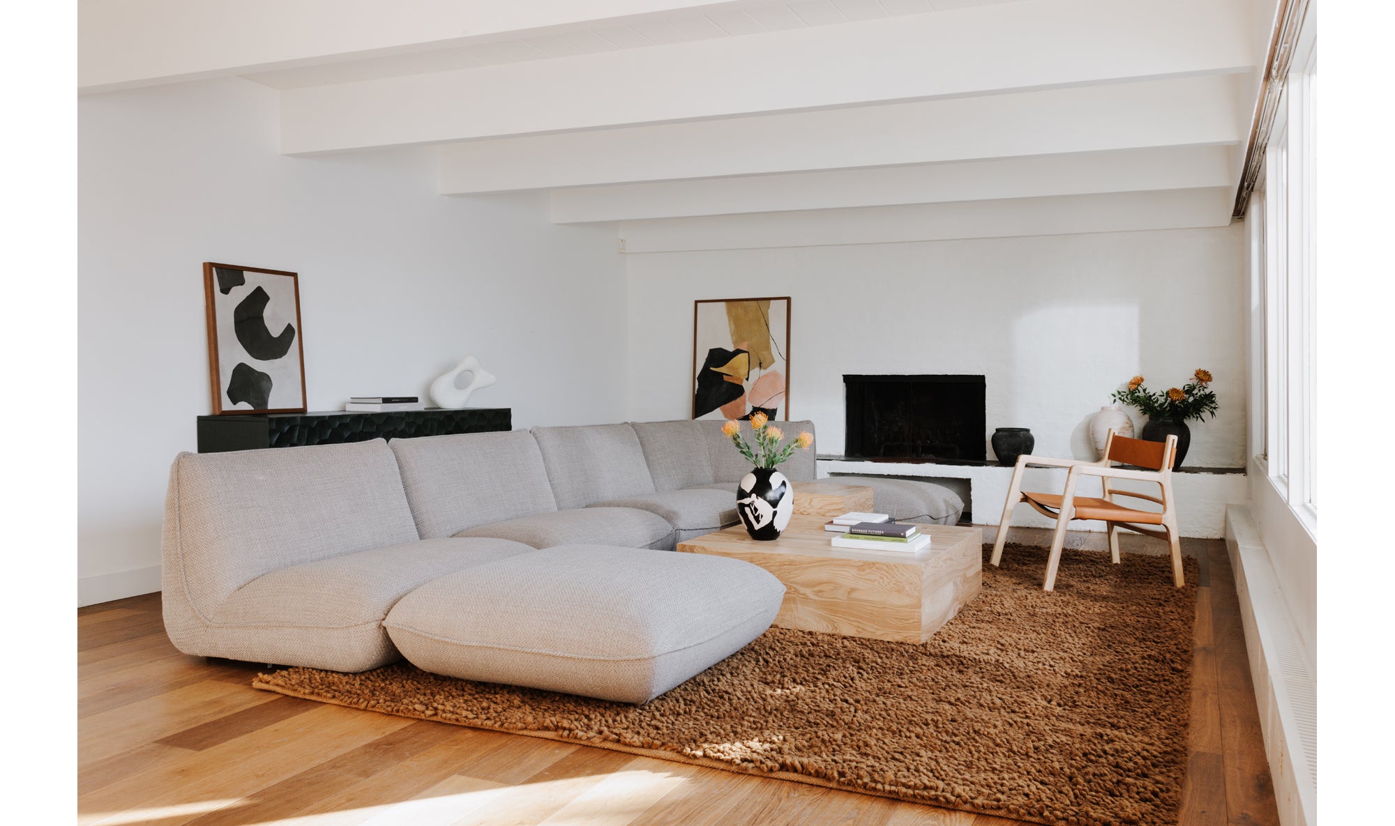 ZEPPELIN SLIPPER CHAIR