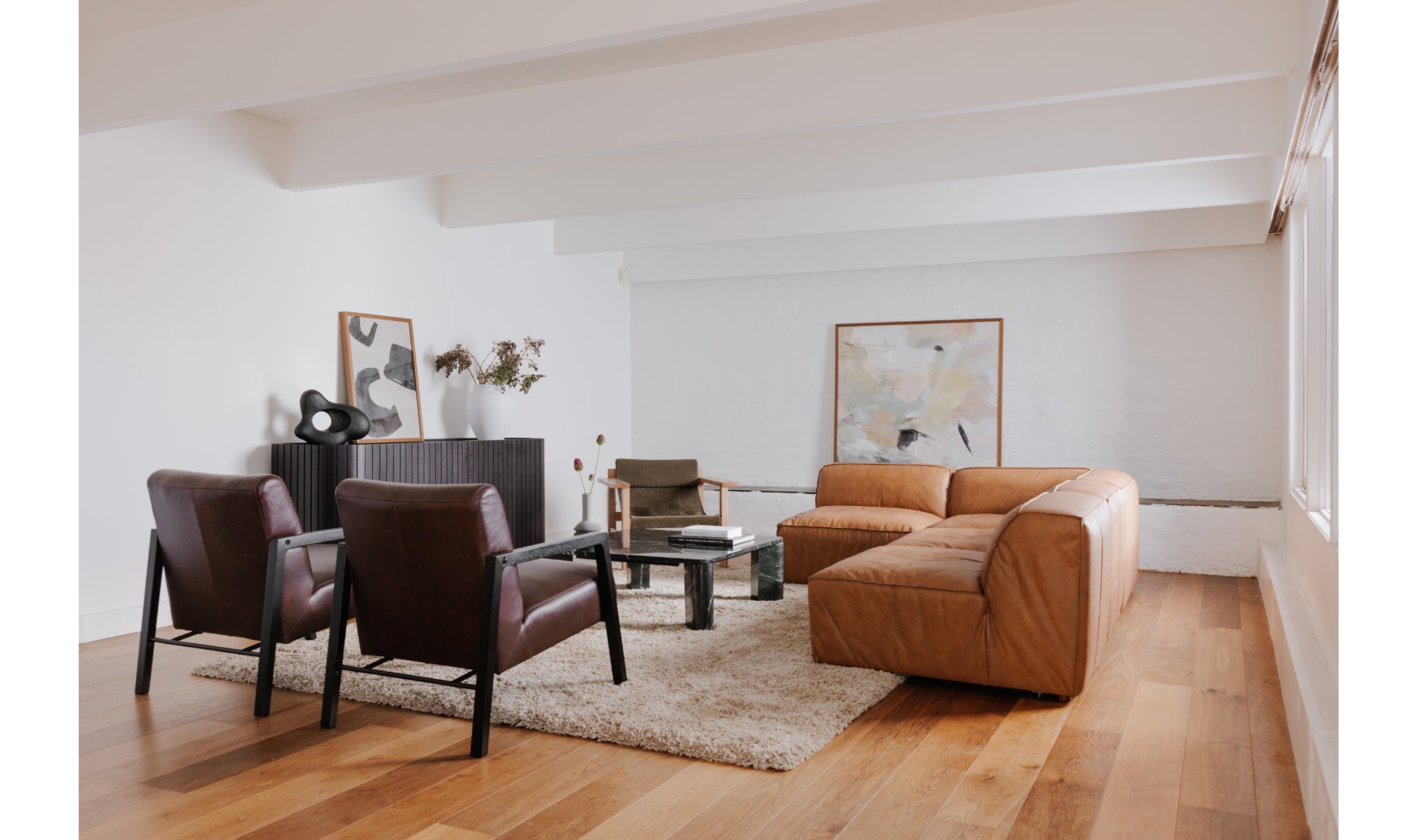 FORM SLIPPER CHAIR SONORAN TAN LEATHER