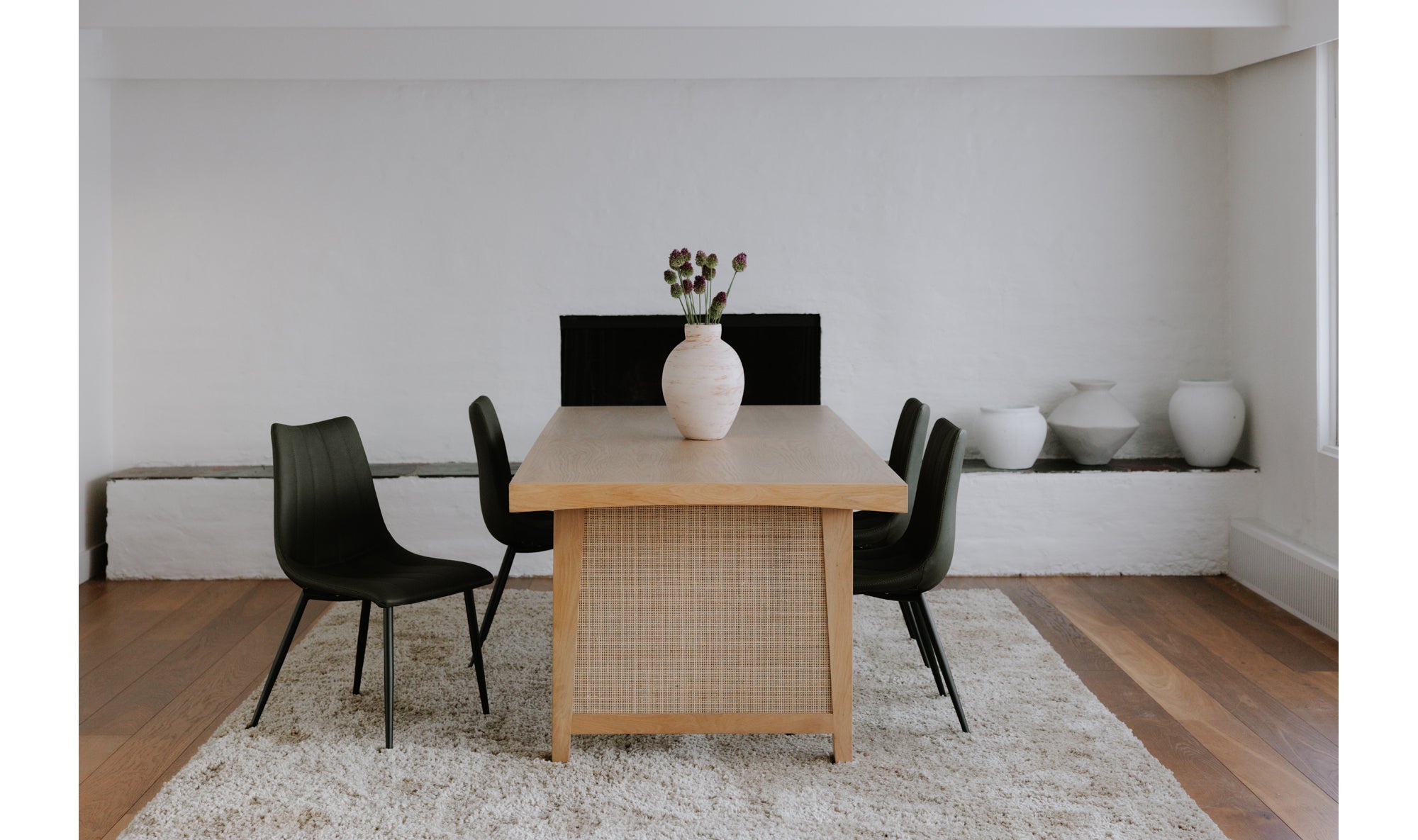 HARRINGTON DINING TABLE