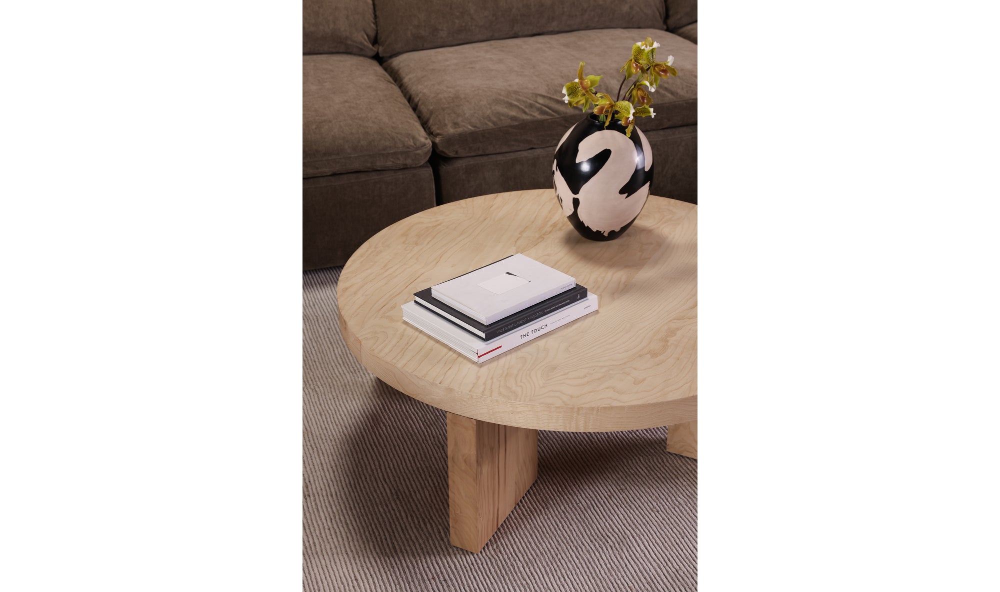 OREGON ROUND COFFEE TABLE