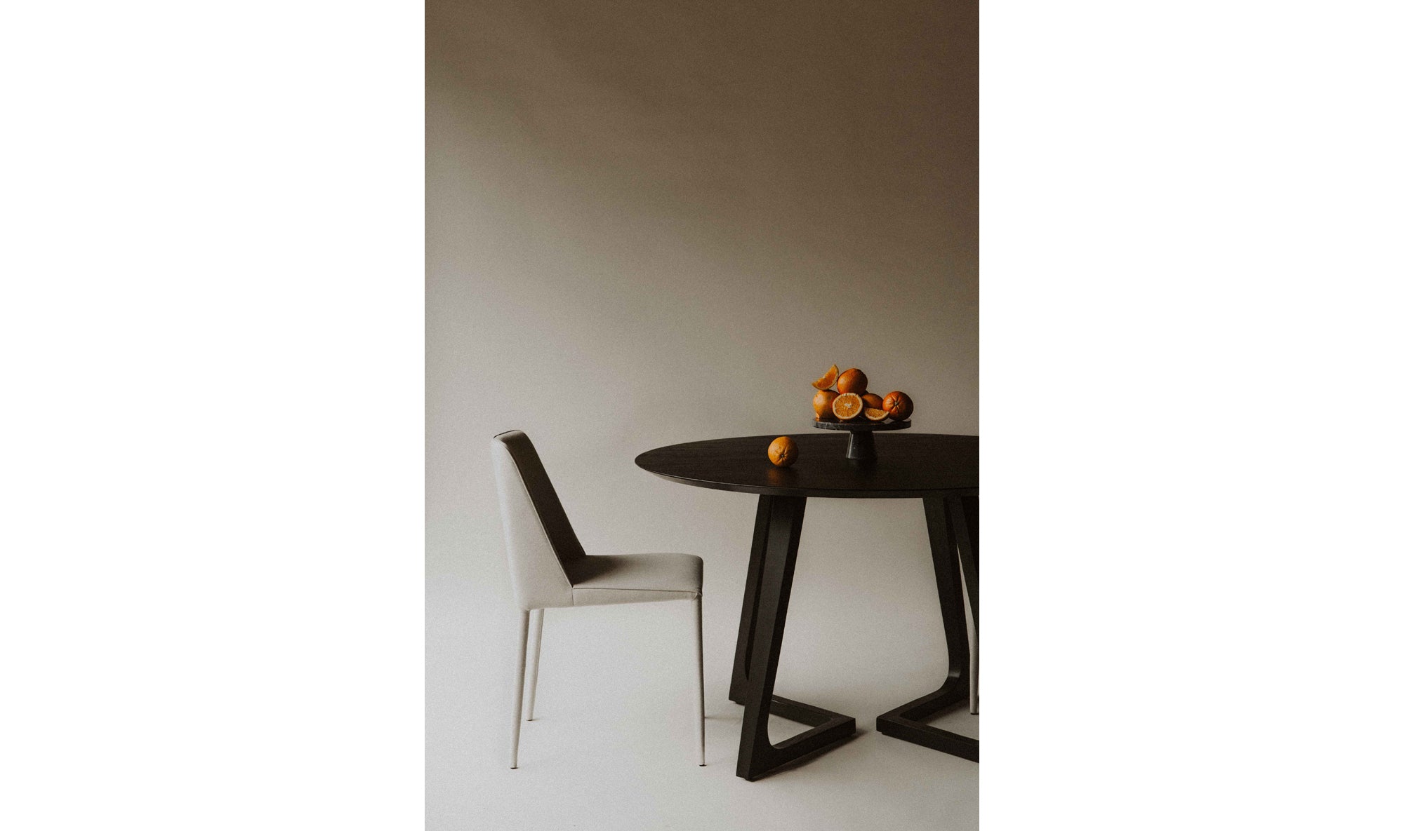 GODENZA DINING TABLE