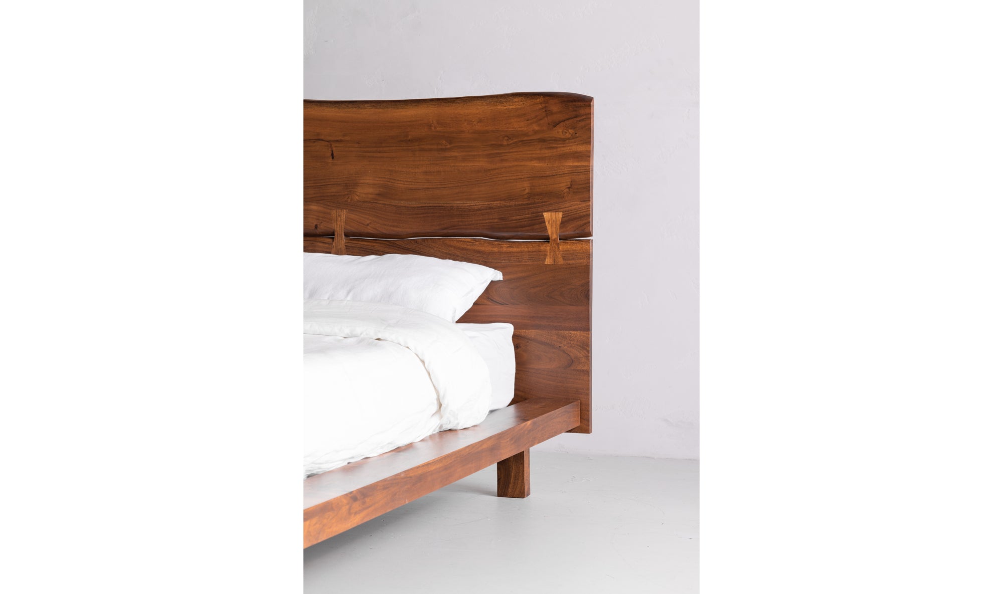 MADAGASCAR PLATFORM BED KING