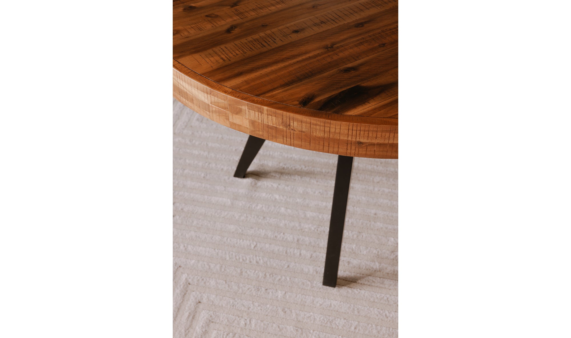 PARQ ROUND DINING TABLE AMBER