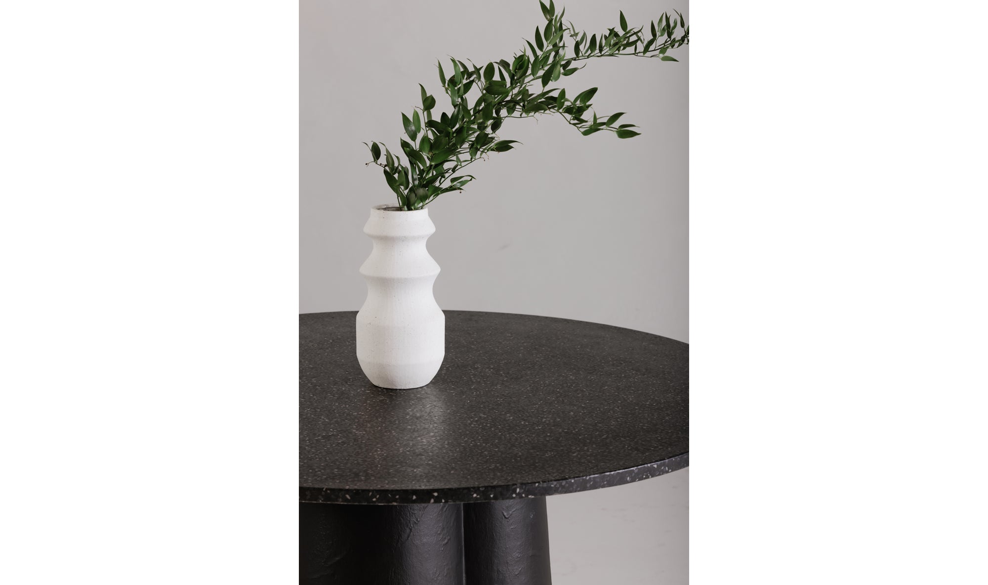 MONO DINING TABLE BLACK