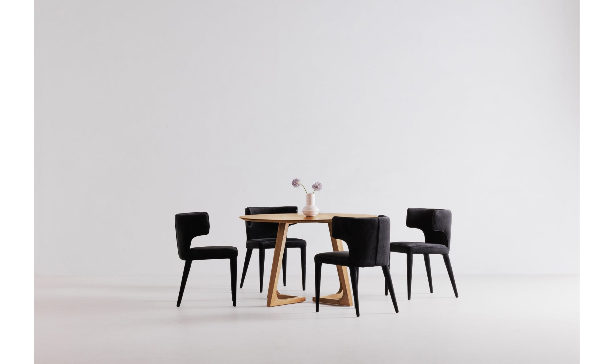GODENZA DINING TABLE