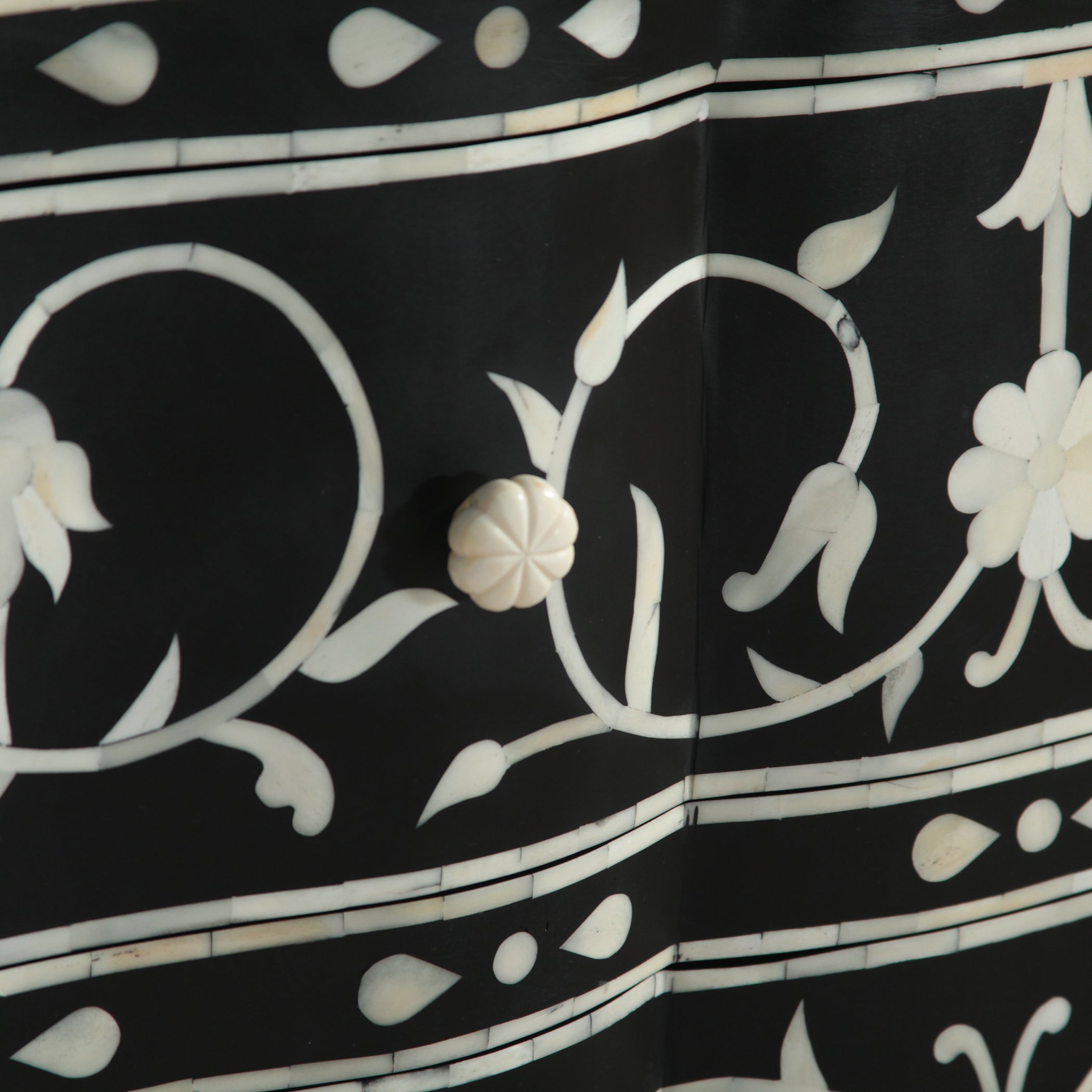 18" Floral Horn Inlay Mango Dresser