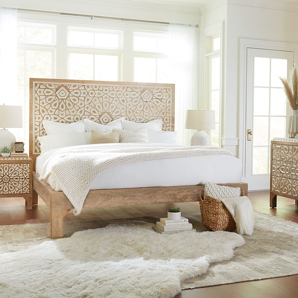 66" Carved Natural White Queen Size Bed