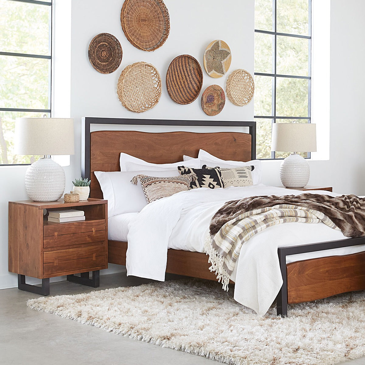 80" Walnut King Size Bed