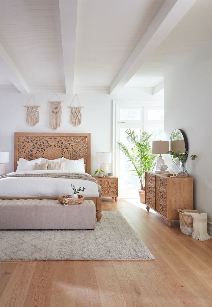 80" Hand-Carved Whitewash King Size Bed